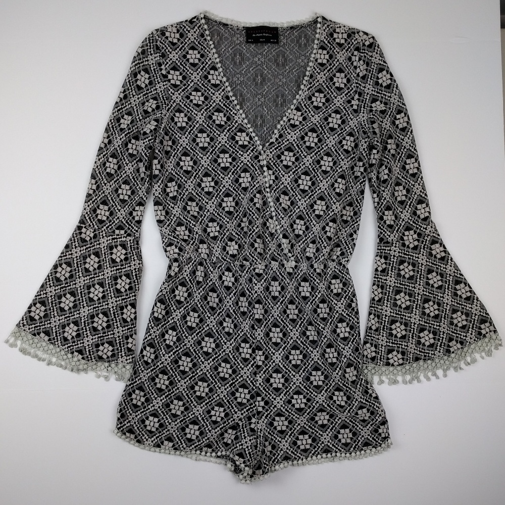 Dress Forum Bell Sleeve Romper Size M - Picture 2 of 8